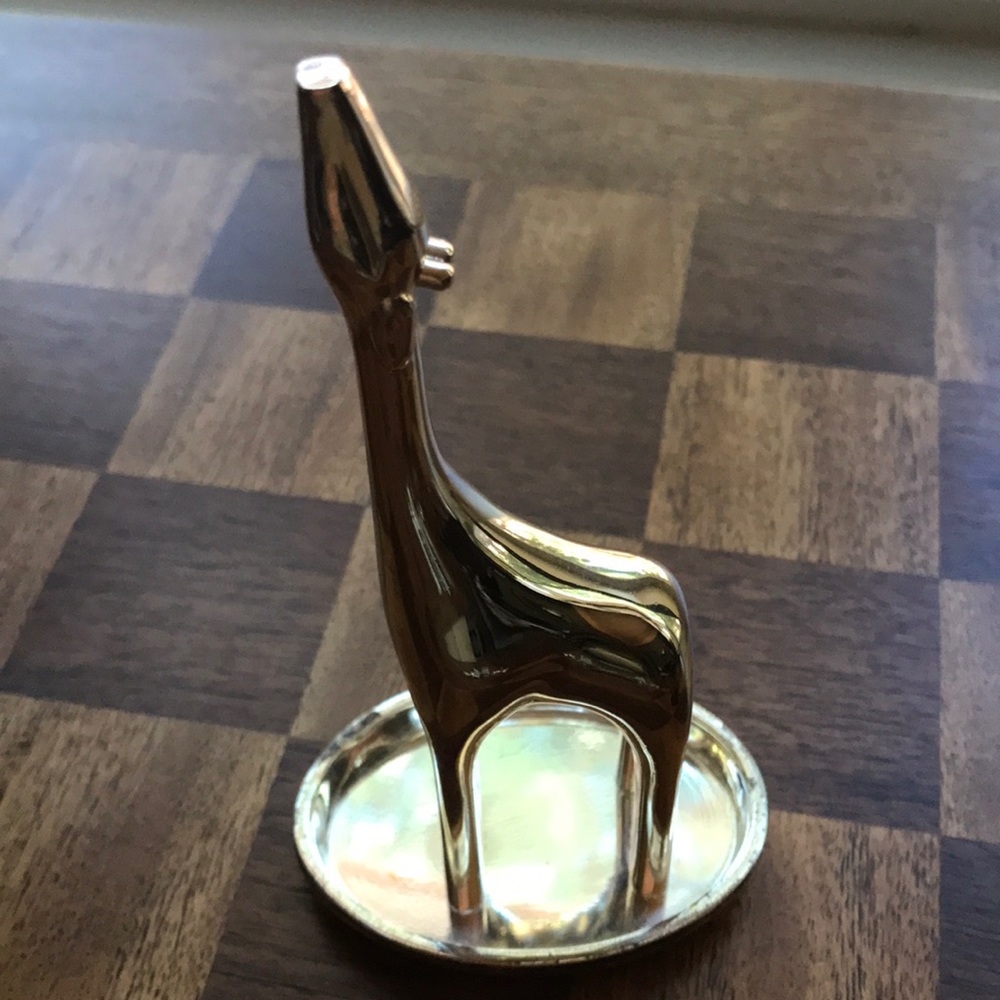 Red Envelope Giraffe ring holder